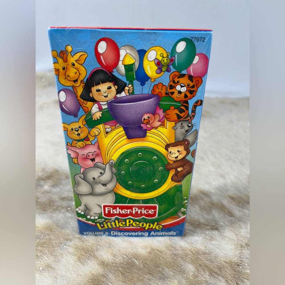 FISHER PRICE LITTLE PEOPLE  VHS 2002  VOLUME 3 DISCOVERING ANIMALS  SEALED